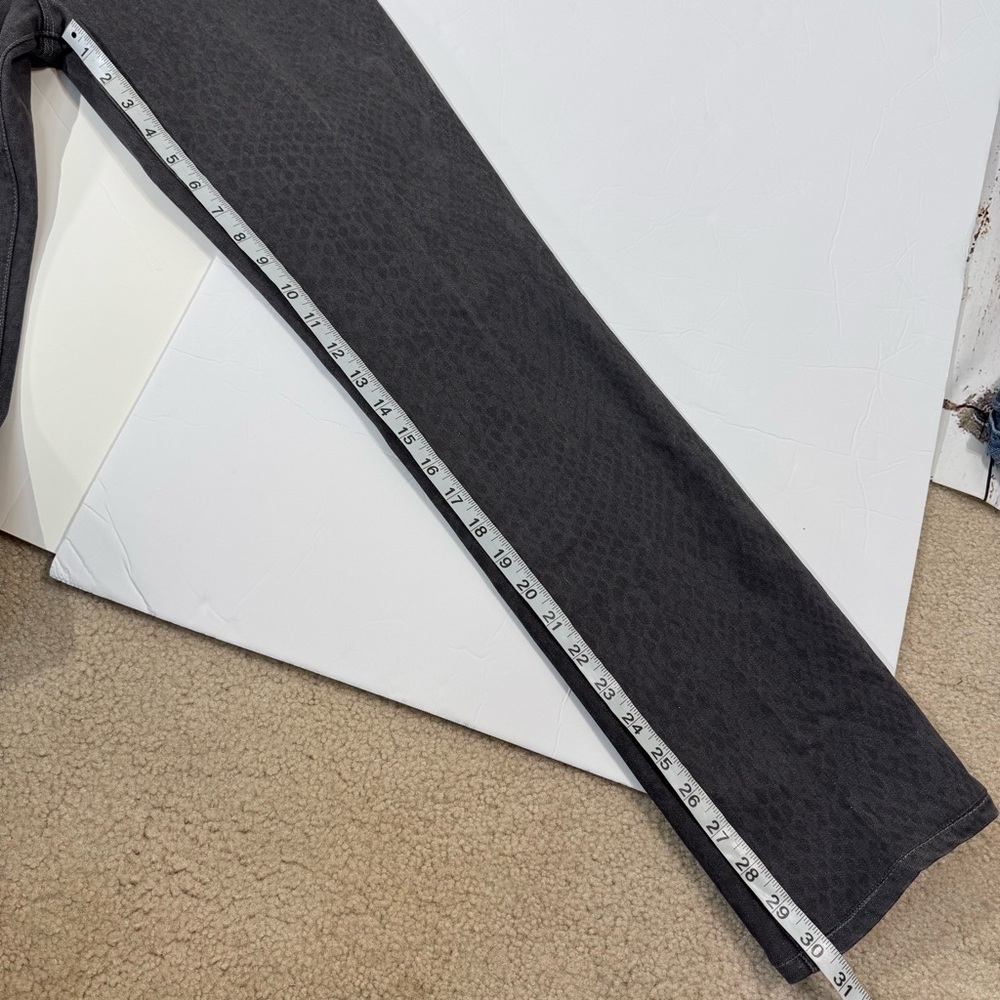 David Kahn Nikki Straight Leg Grey Python Jeans 27 - image 9